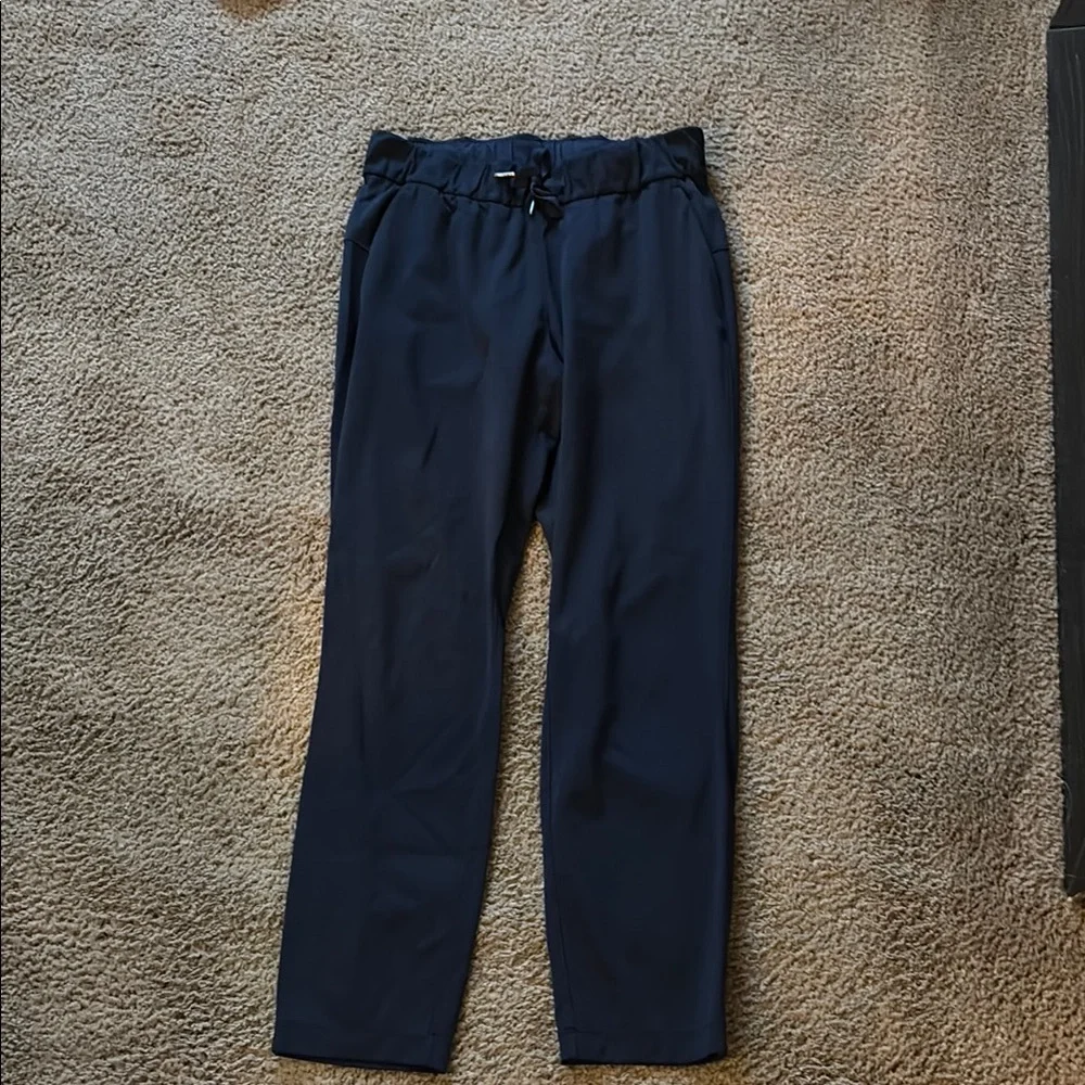Lululemon on the fly crop Navy jogger Pants 4